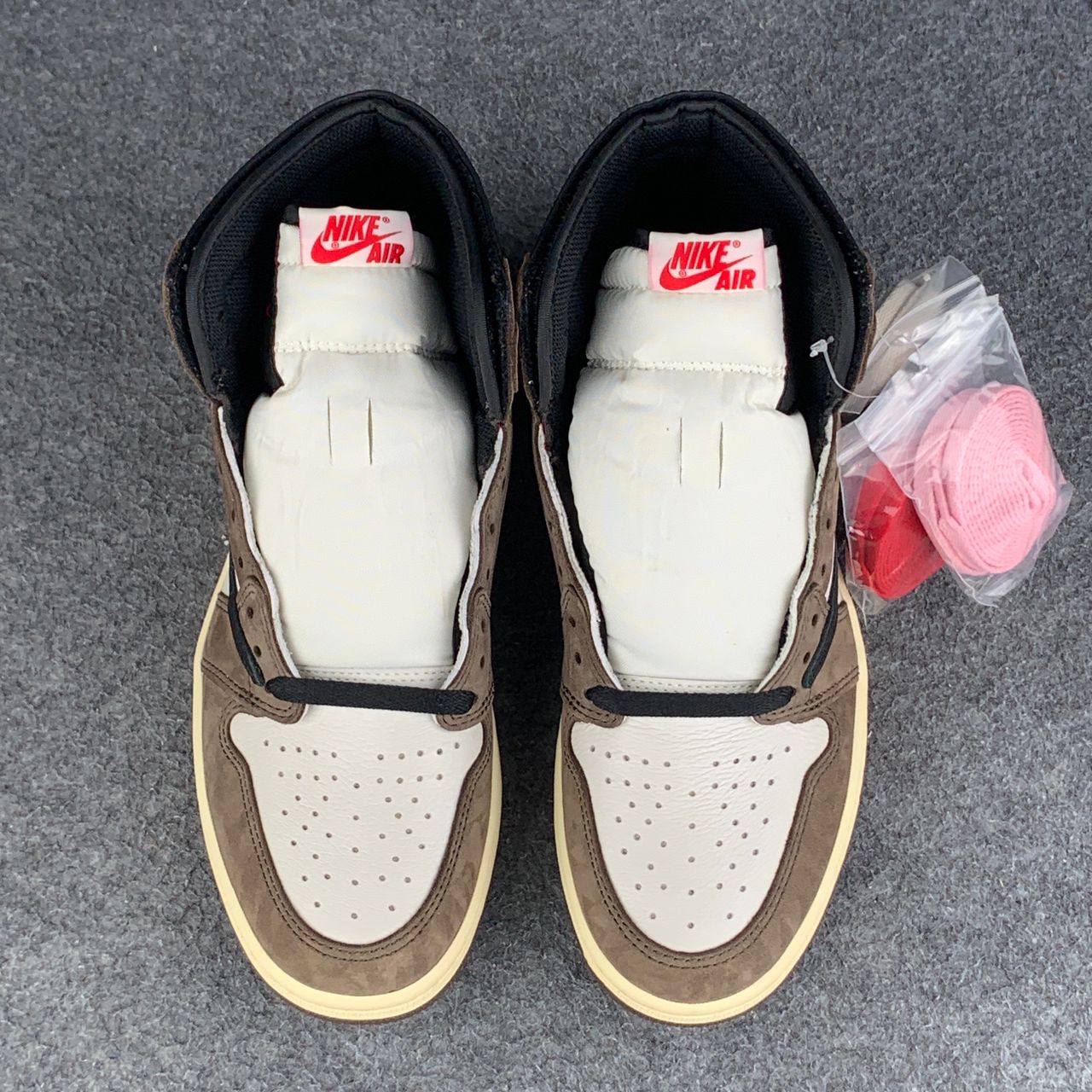 Travis Scott x Air Jordan 1 Retro High OG 'Mocha'