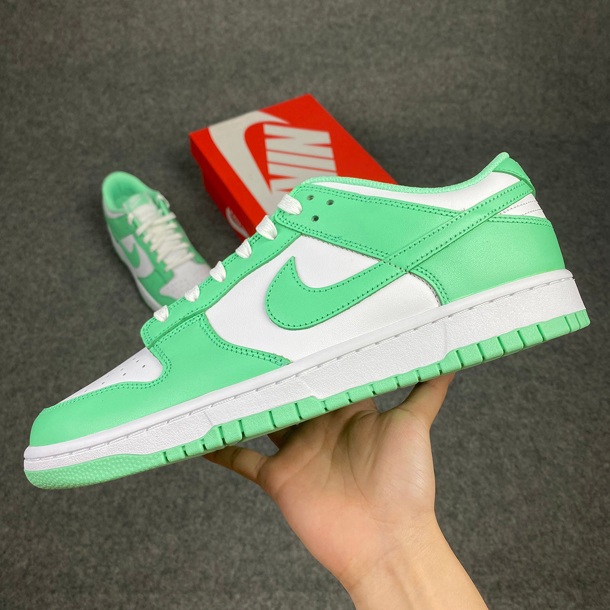 Wmns Dunk Low 'Green Glow' â Prsnlplg