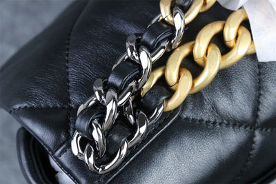 CC 19 Large Flap Handbag Black