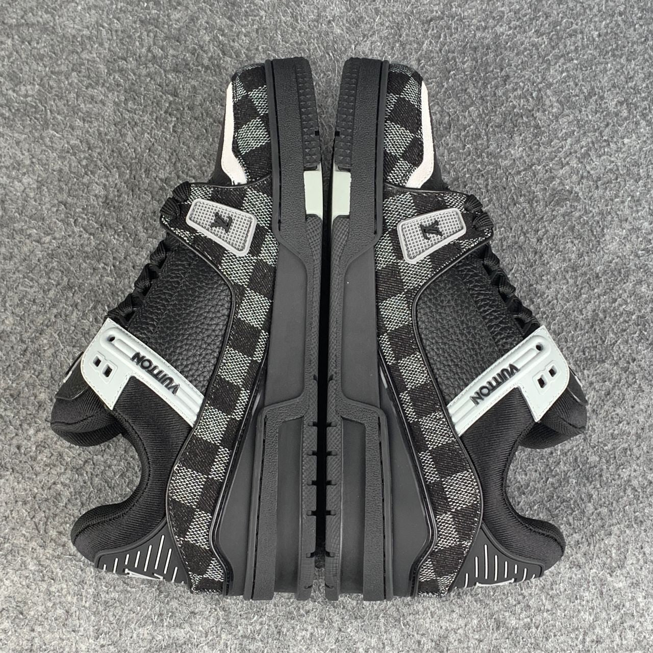 LV Trainer Damier 'Black'