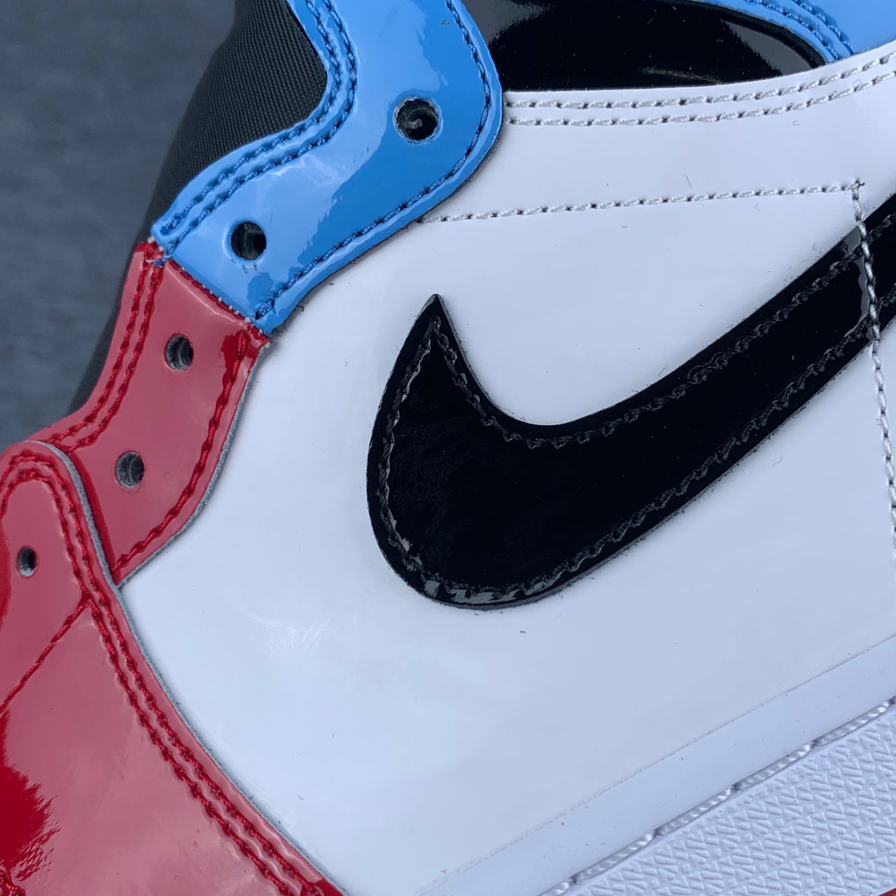 Air Jordan 1 Retro High OG 'Fearless'