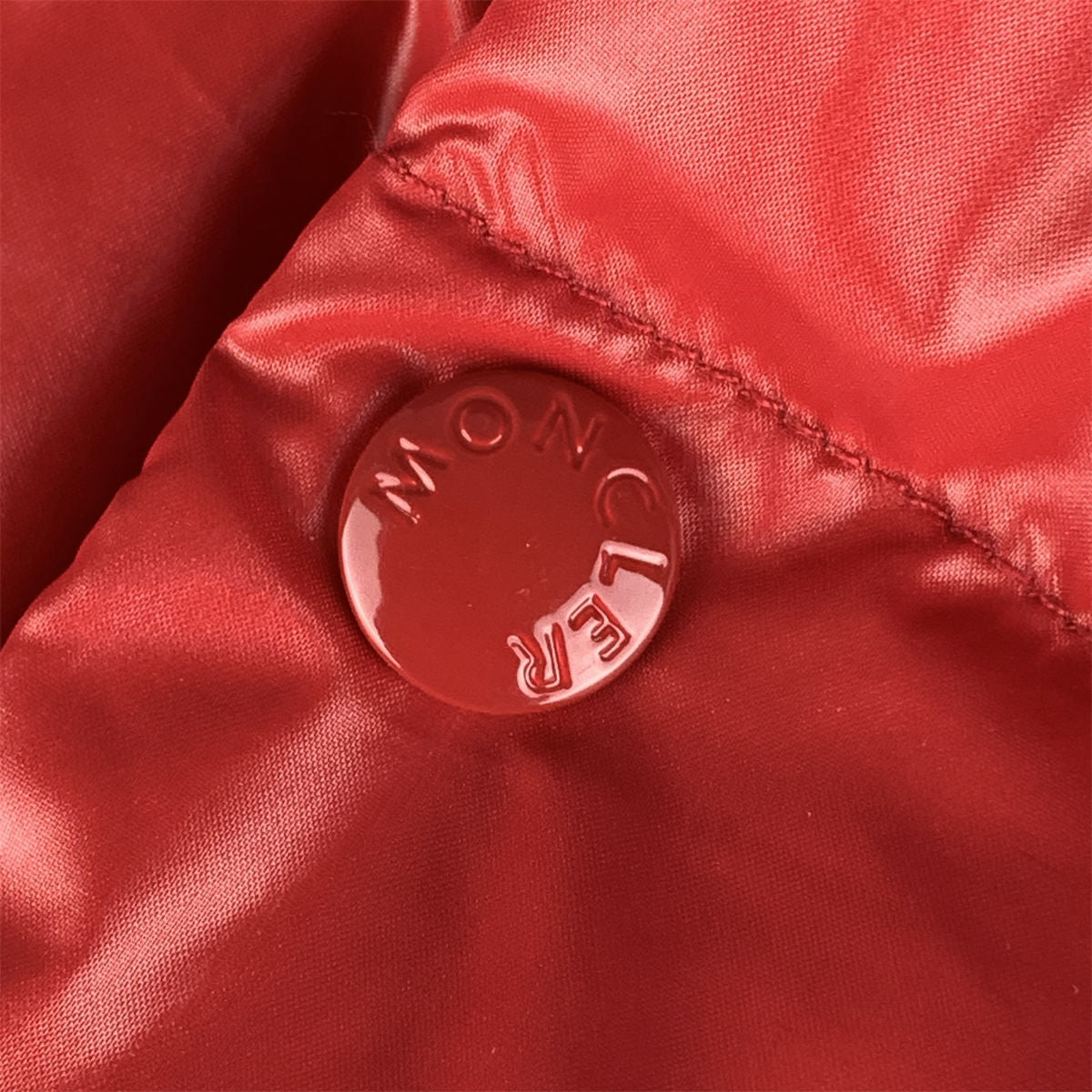 Moncler Maljasset Short Down Jacket ‘Red’