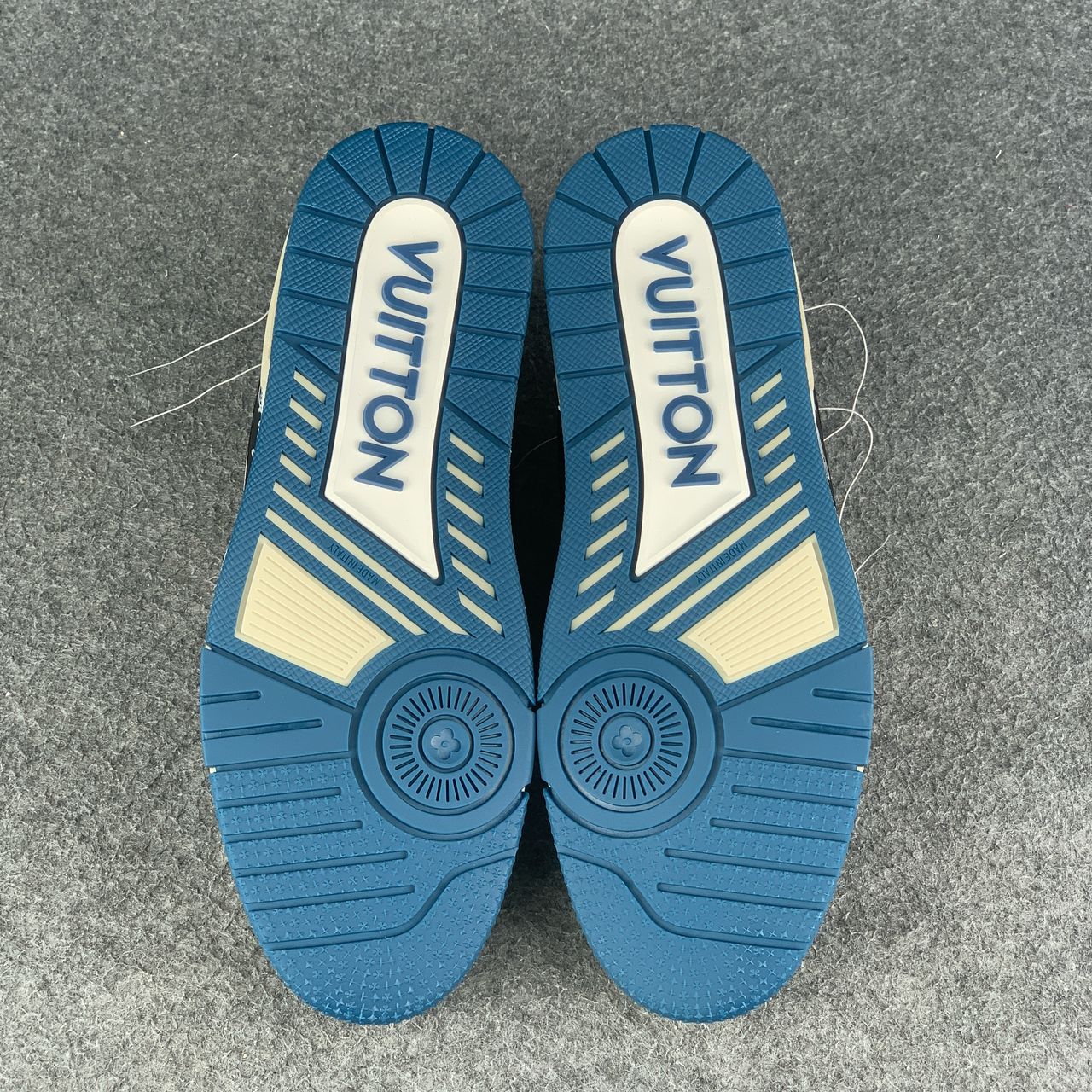 Louis Vuitton Trainer 'White Black Blue'