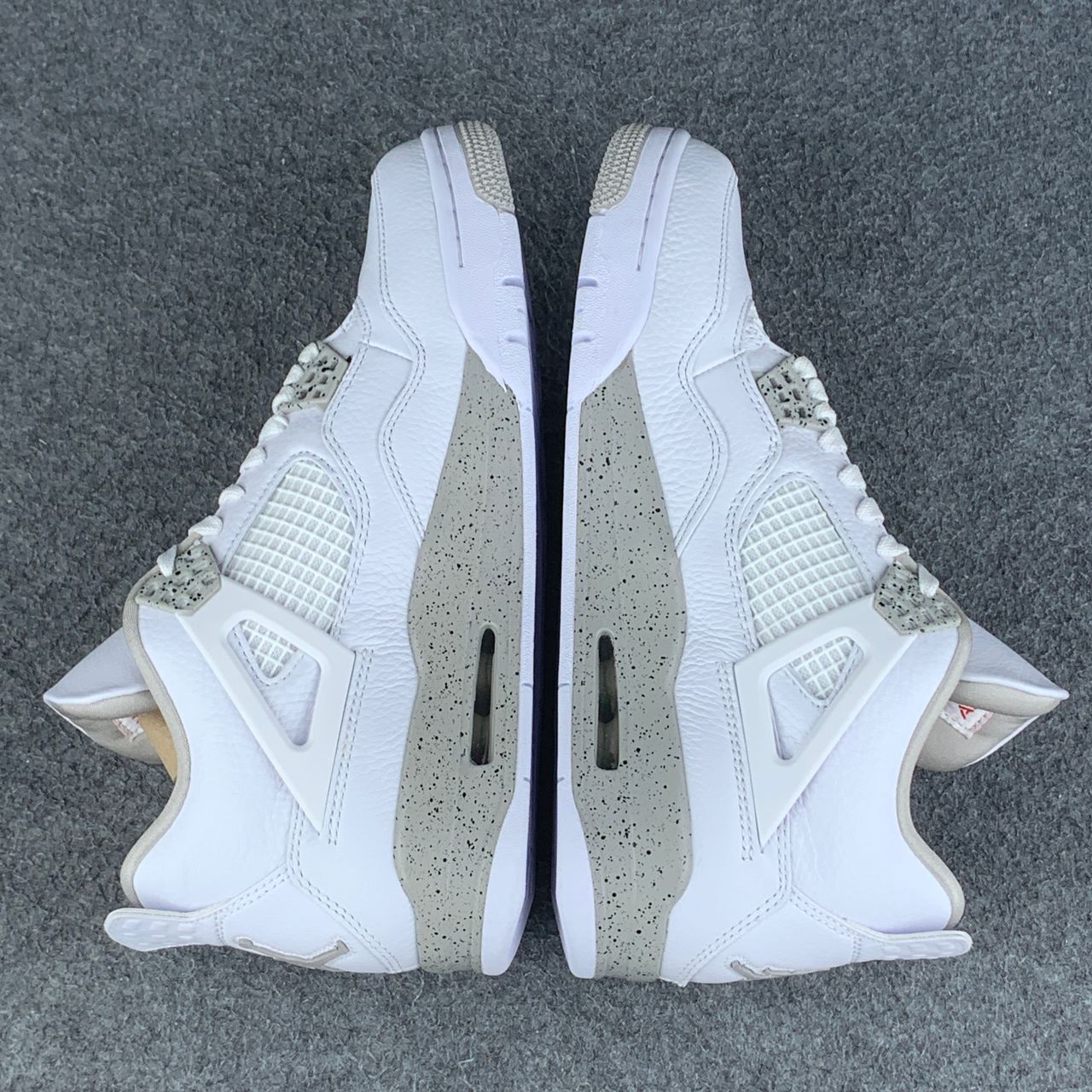 Air Jordan 4 Retro 'White Oreo'