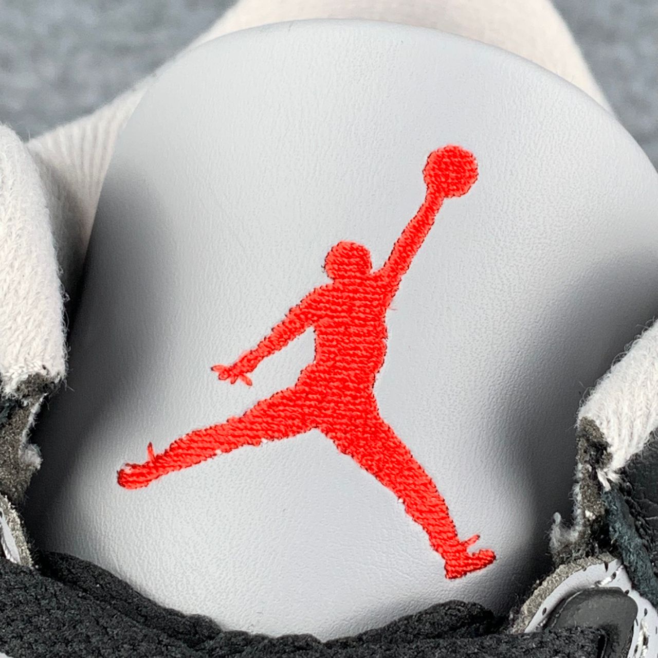 Air Jordan 3 Retro OG 'Black Cement' 2024