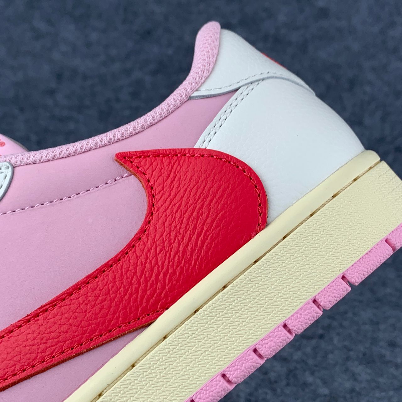 Travis Scott x Air Jordan 1 Retro Low OG 'Tropical Pink' (B-grade, Damaged Box)