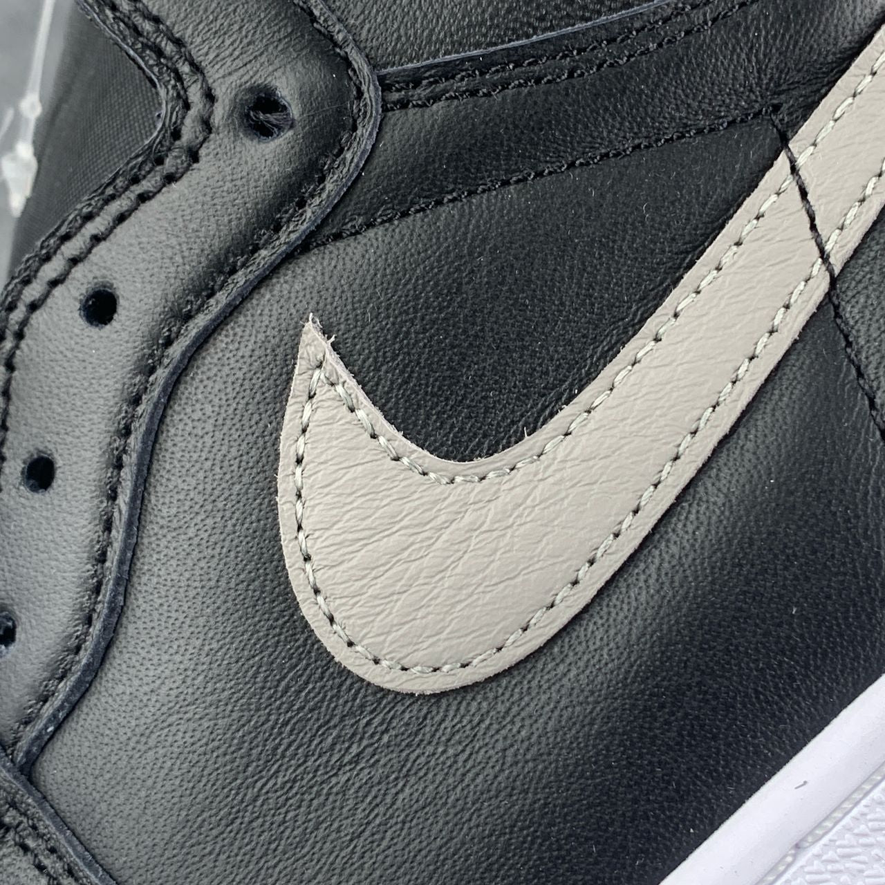 Air Jordan 1 Retro High OG 'Shadow' 2018