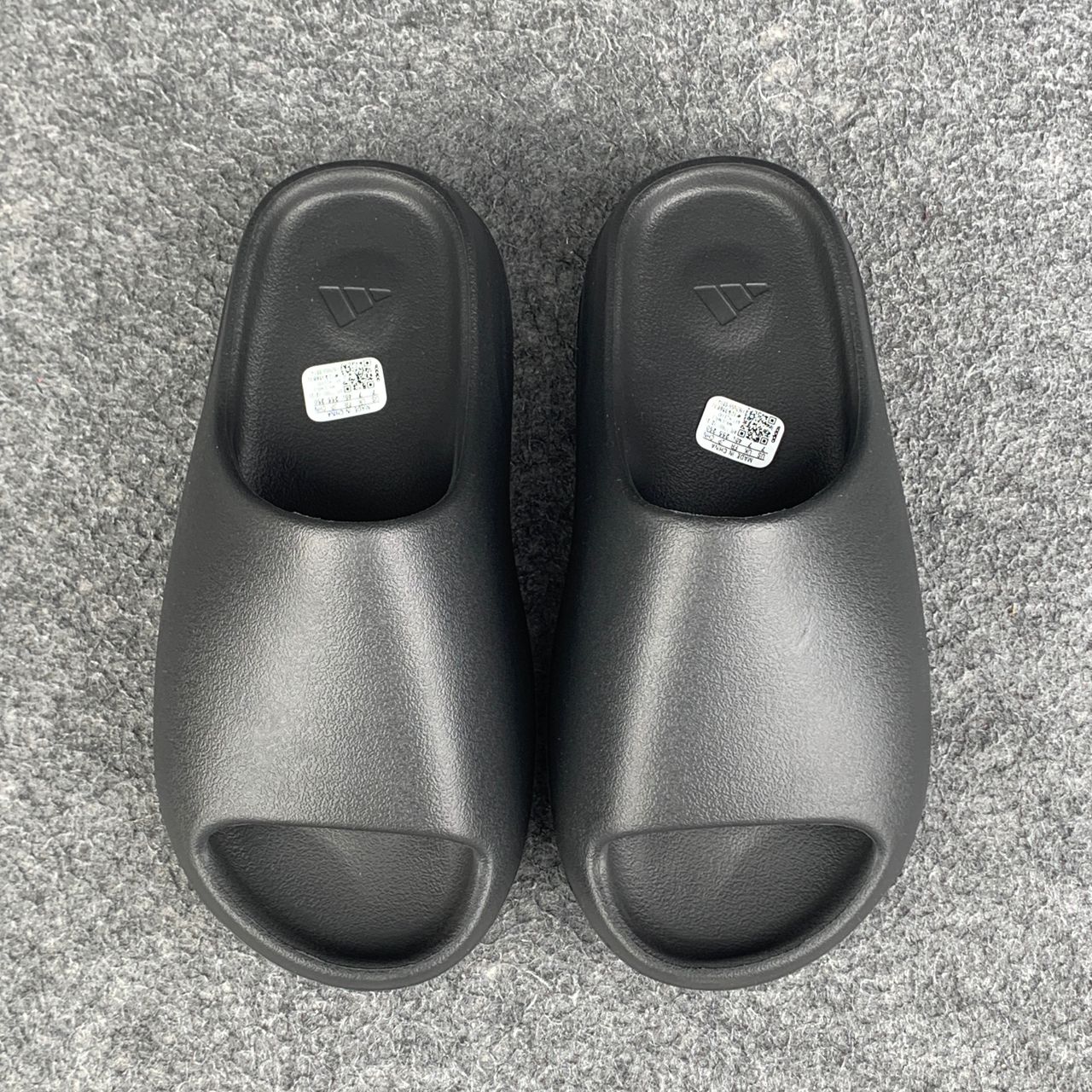Yeezy Slides 'Onyx'