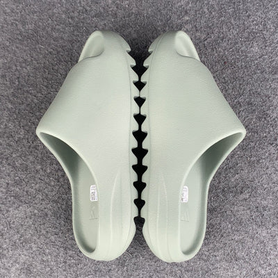 Yeezy Slides 'Salt'