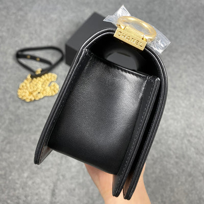 CC Boy Flap
Diamond Quilted Small Bag Black