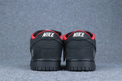 Supreme x Nike Dunk Low SB 'Black'
