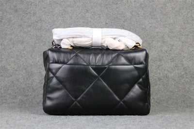 CC 19 Large Flap Handbag Black