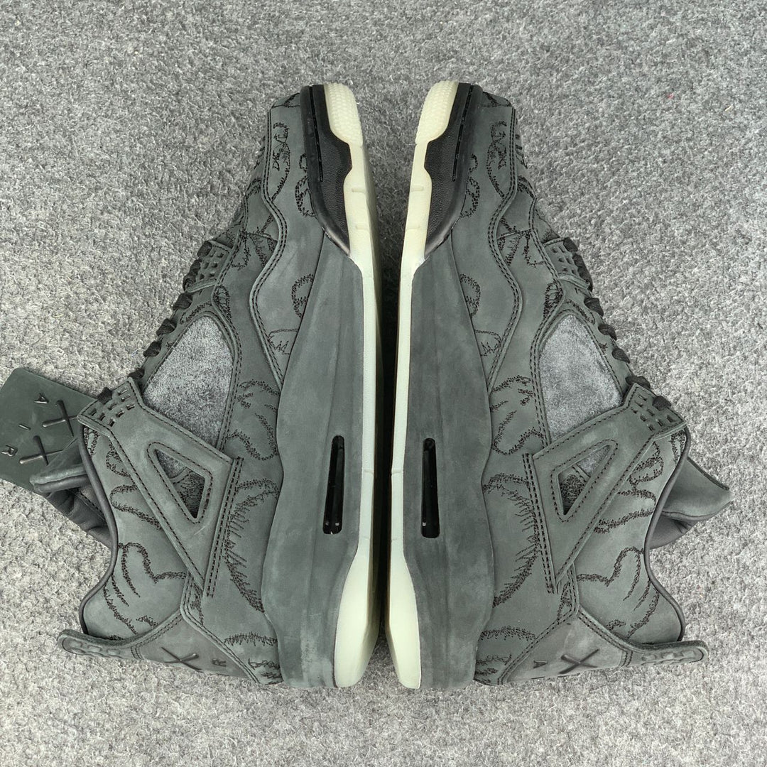 kaws 4 s