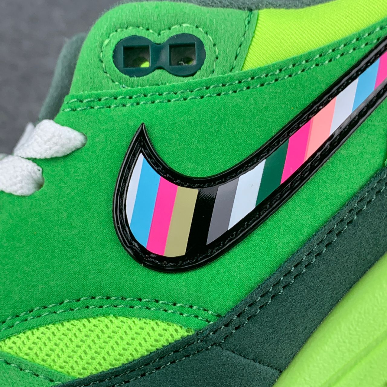 Exemple de Division Street x Tinker Hatfield x Air Max 1 « University of Oregon - Ducks of a Feather » 