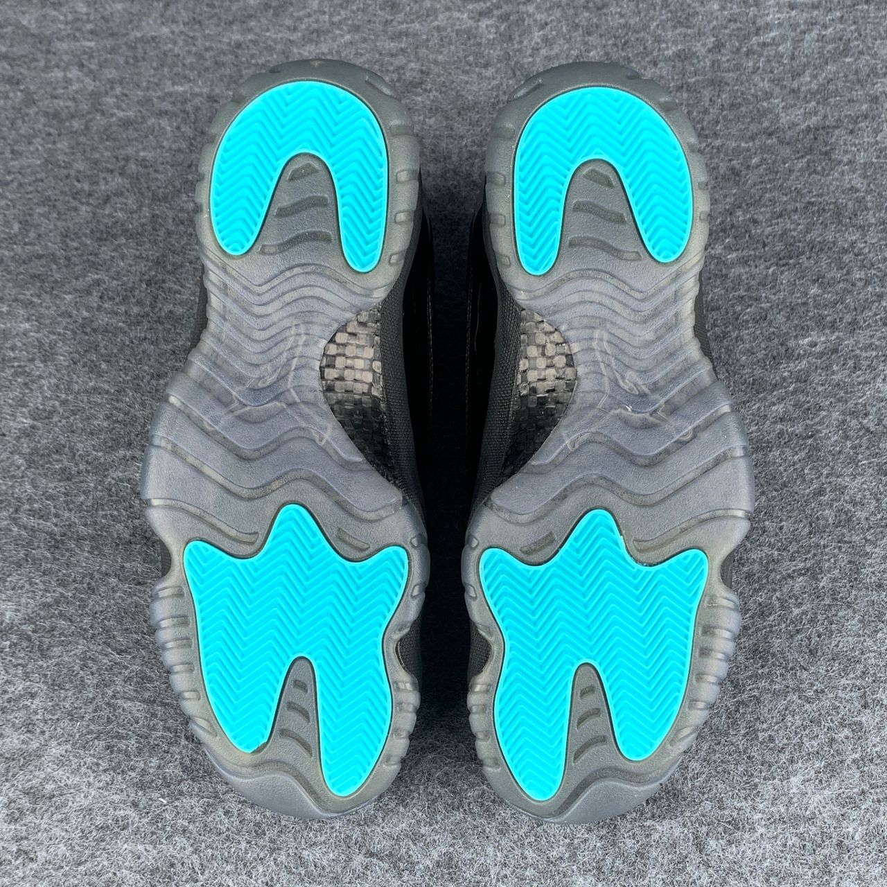 Air Jordan 11 Retro 'Gamma Blue'