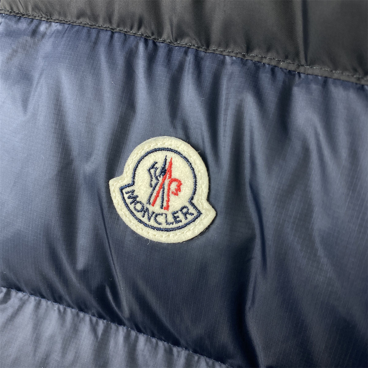 Moncler Peuplier Short Down Jacket ‘Navy’