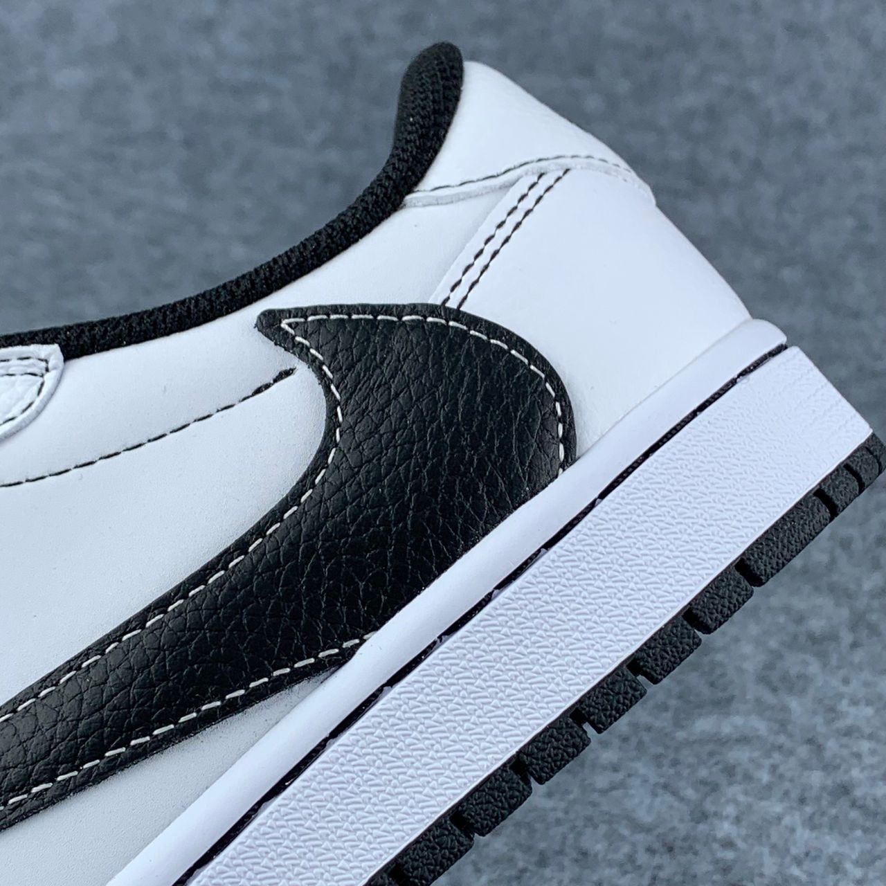 Custom Travis Scott x Air Jordan 1 Low “Phantom Stitch” – Prsnlplg