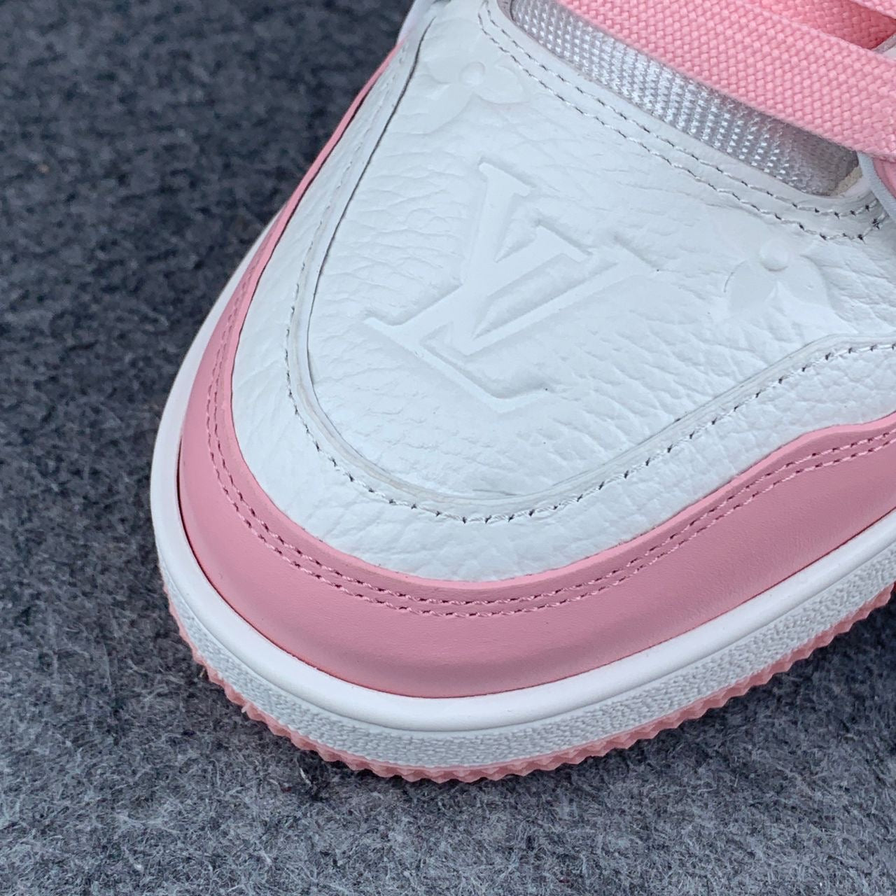 WMNS LV Trainer ‘Rose’