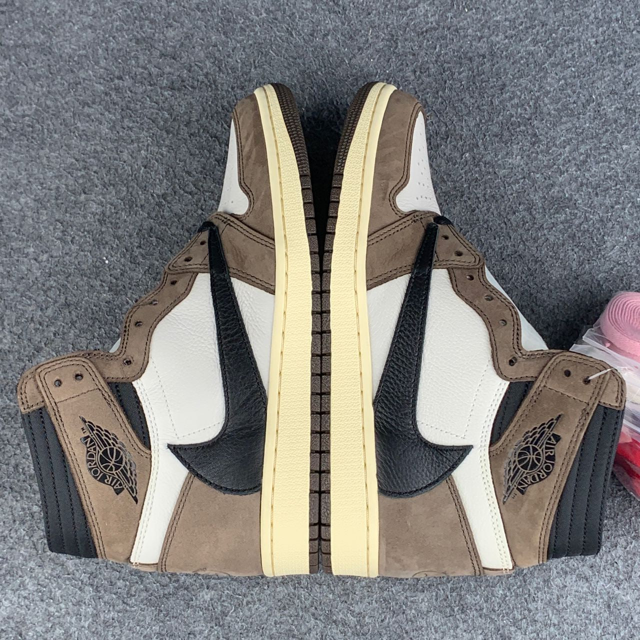 Travis Scott x Air Jordan 1 Retro High OG 'Mocha' (B-Grade Version)