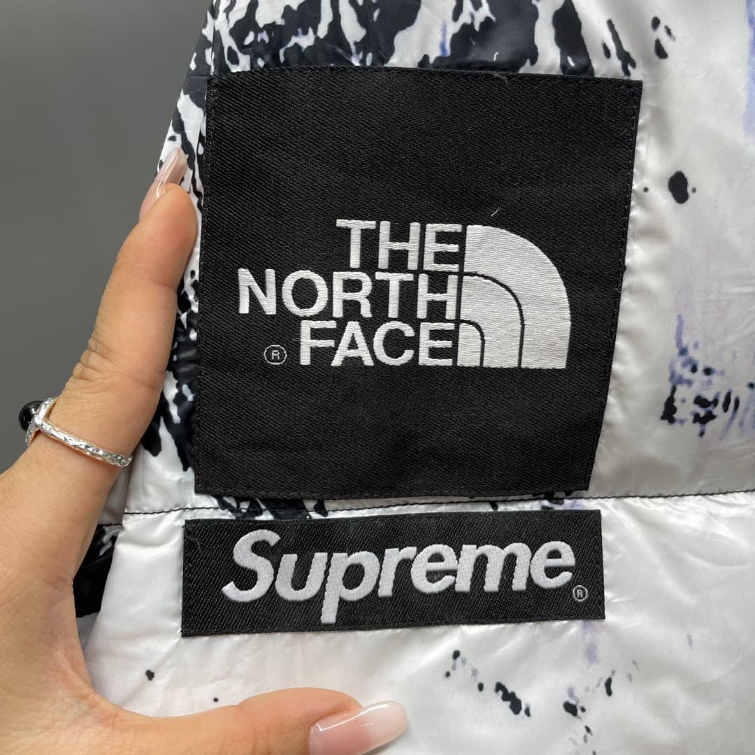 Supreme x The North Face Mountain Baltoro Jacket 'Blue/White'