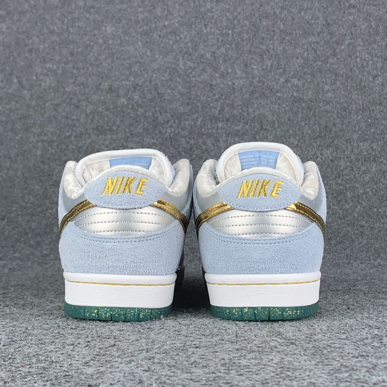 Sean Cliver x Dunk Low SB 'Spécial Vacances'