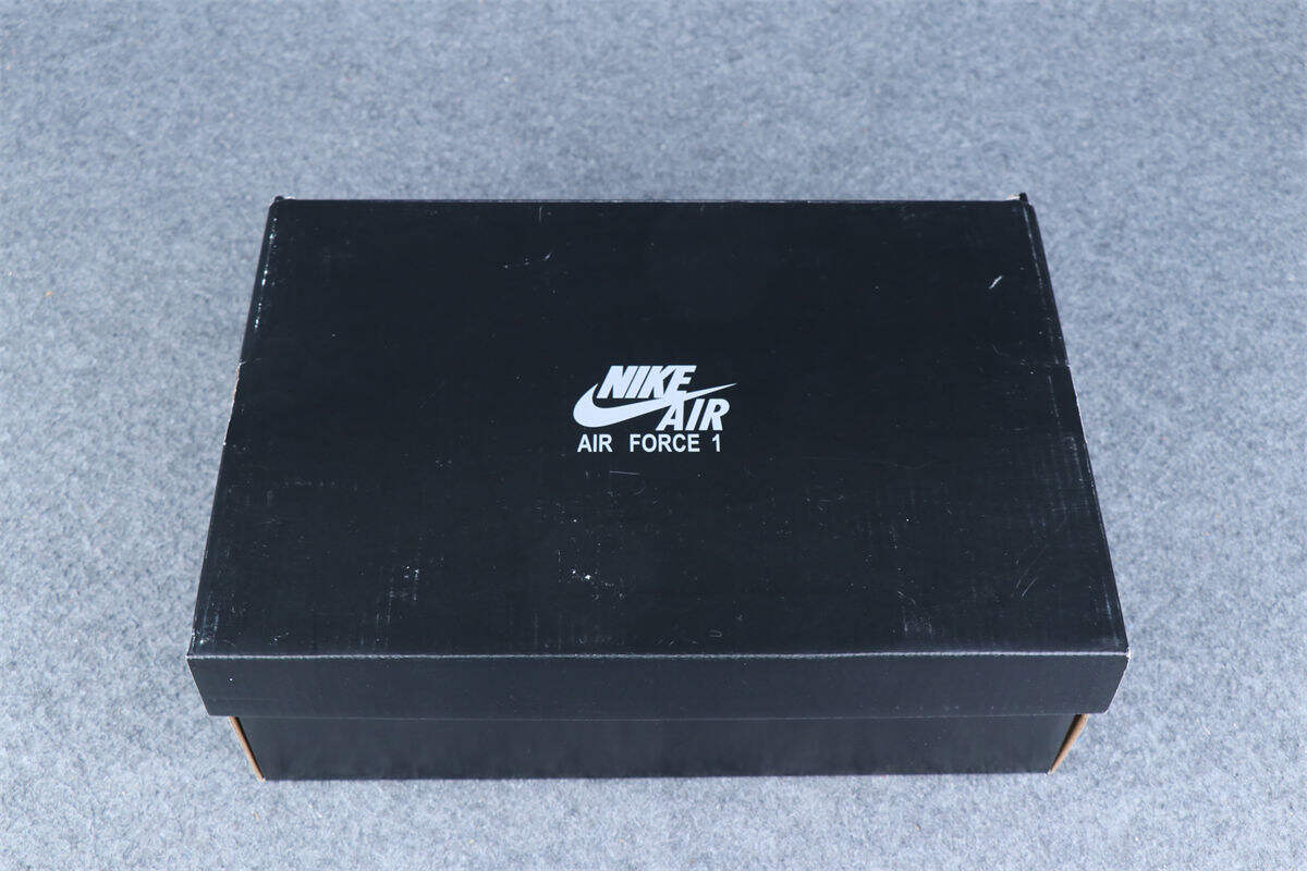 Air Force 1 '07 LV8 'Overbranding'