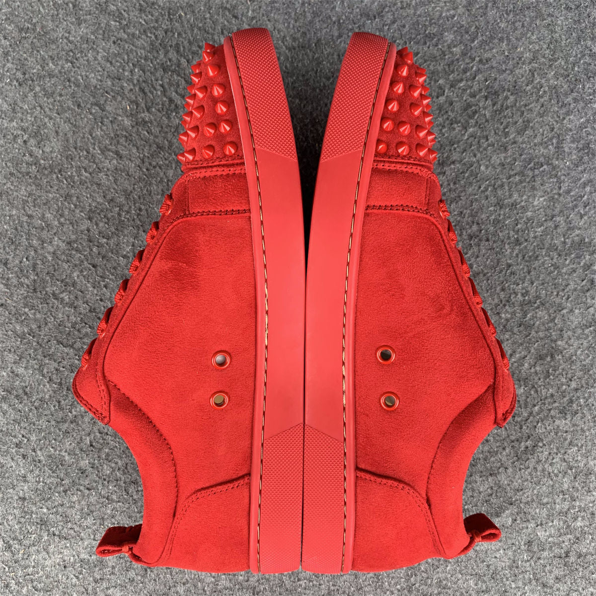 CL Louis Junior Spikes Flat 'Red Suede'