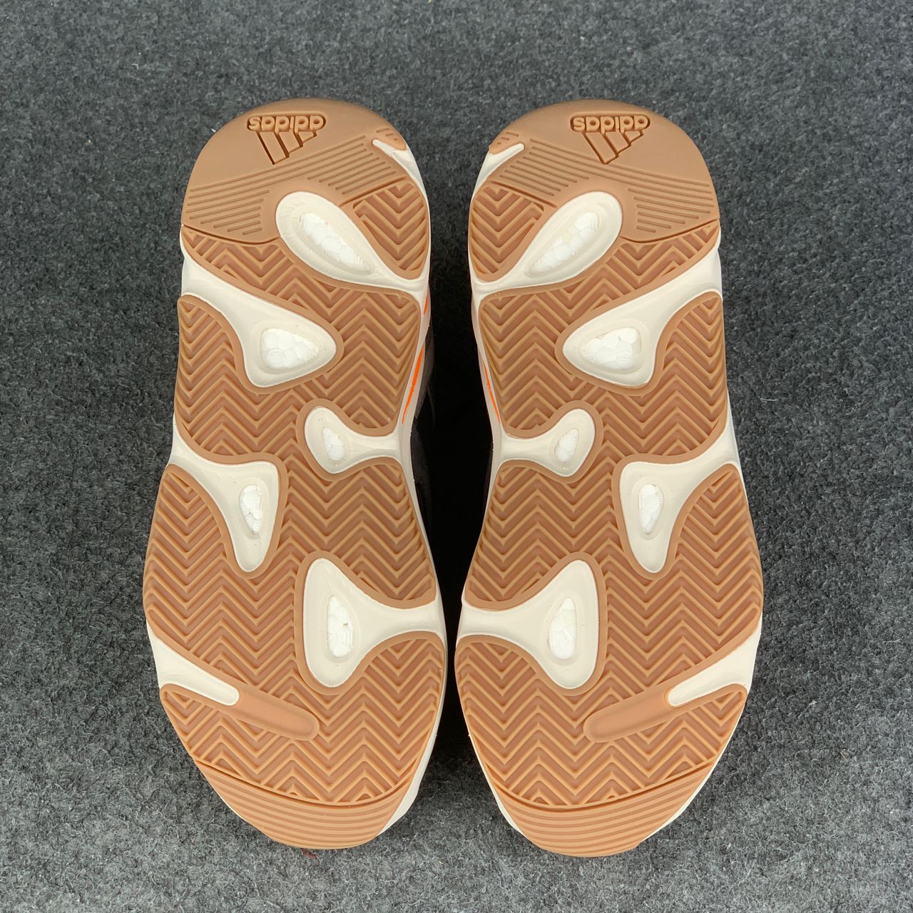 Yeezy Boost 700 'Magnet'