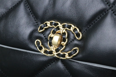 CC 19 Large Flap Handbag Black