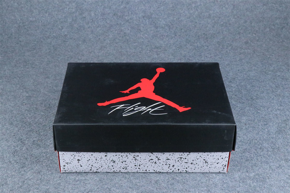 (Early Look) Air Jordan 4 Retro “Pale Ivory / Sierra Red”