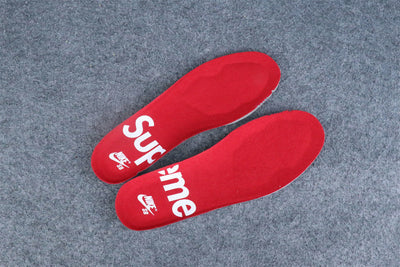 Supreme x Nike Dunk Low SB 'Black'