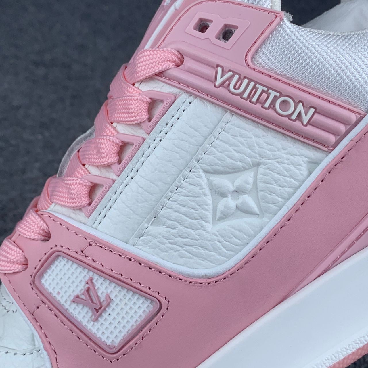 WMNS LV Trainer ‘Rose’