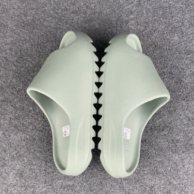 Yeezy Slides 'Salt'