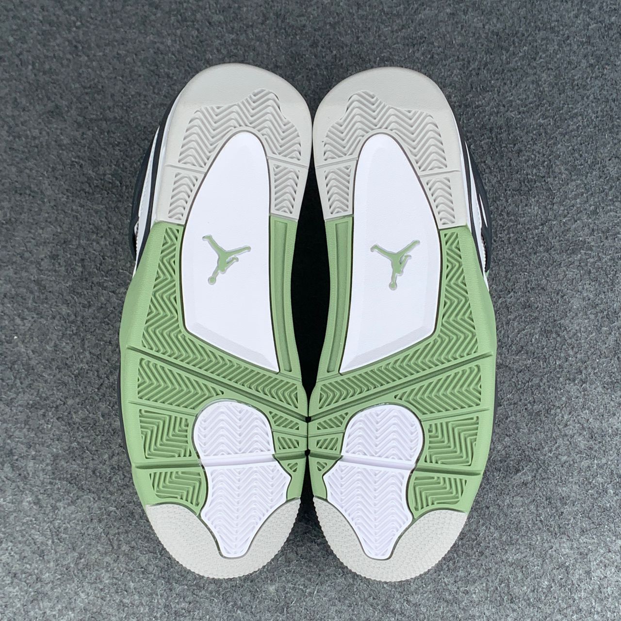 Wmns Air Jordan 4 Retro 'Seafoam'