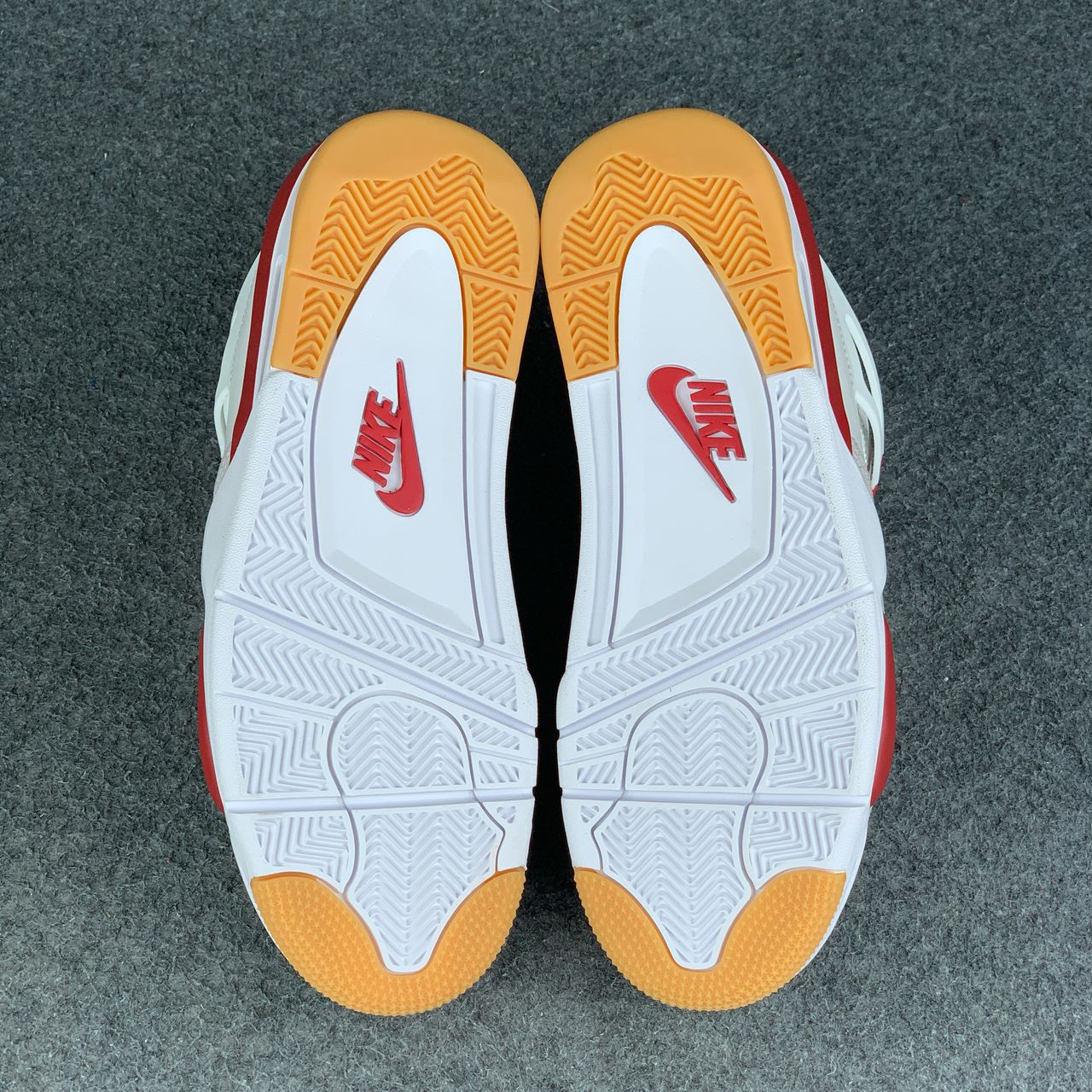 Nike SB x Air Jordan 4 Retro SP 'Varsity Red' Friends & Family