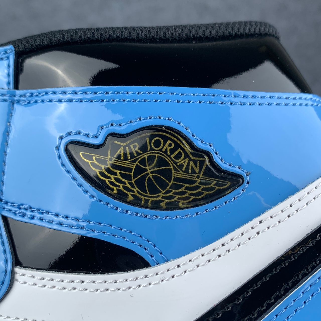 Air Jordan 1 Retro High OG 'Fearless'