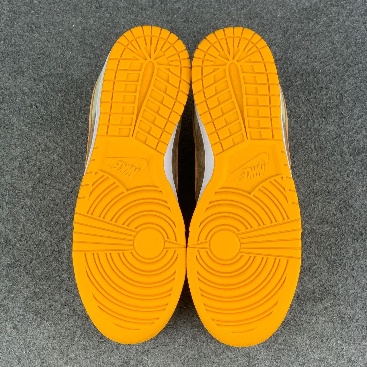 Dunk Low 'Dusty Olive'