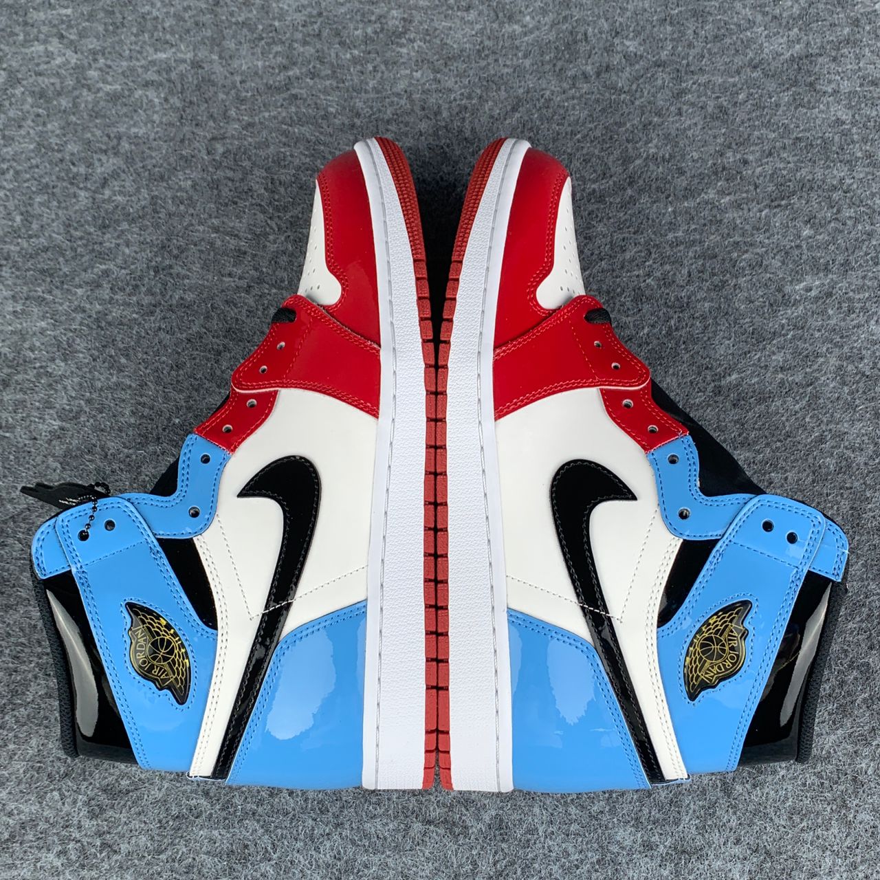 Air Jordan 1 Retro High OG 'Fearless'