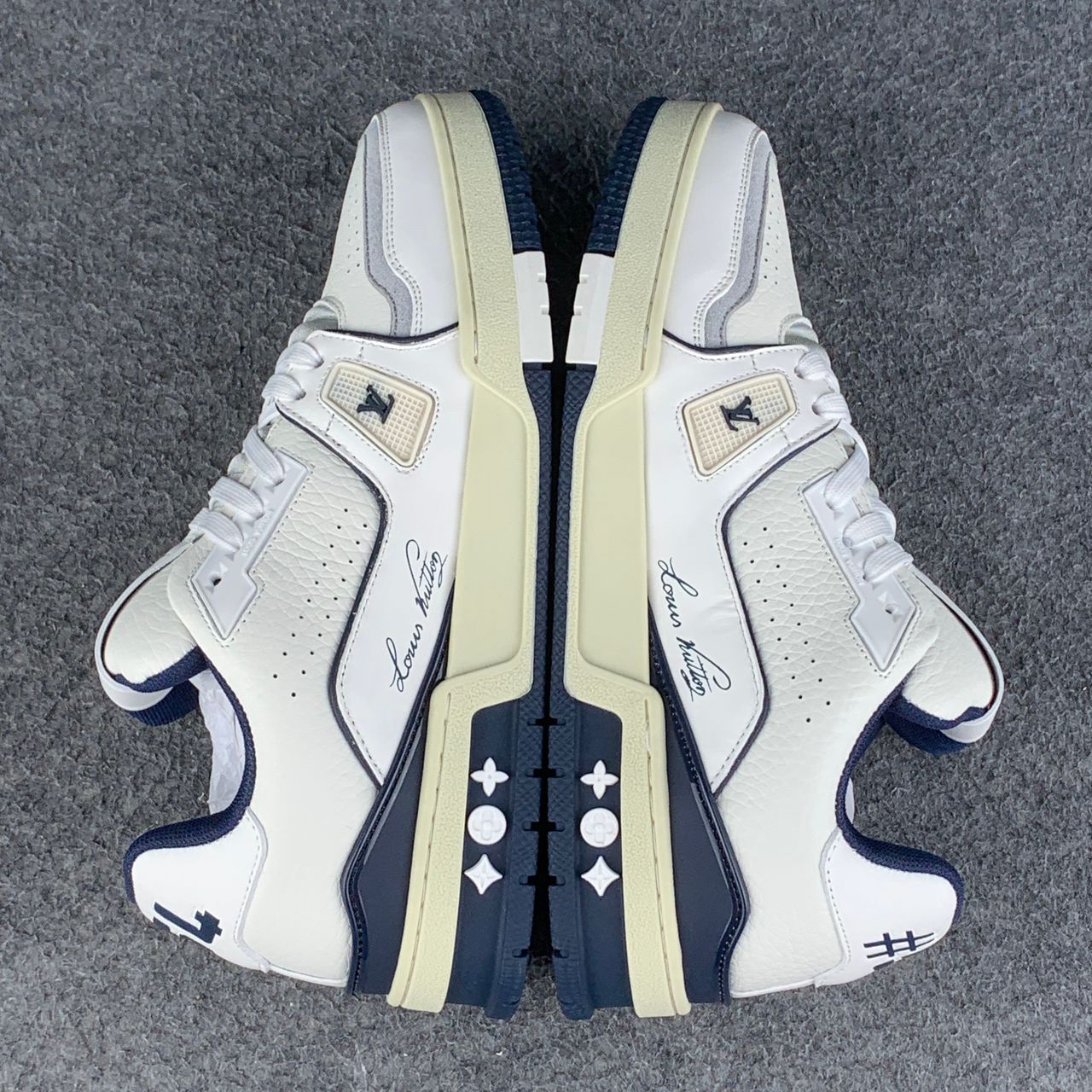 LV Trainer Low '#54 Signature 'White Marine'