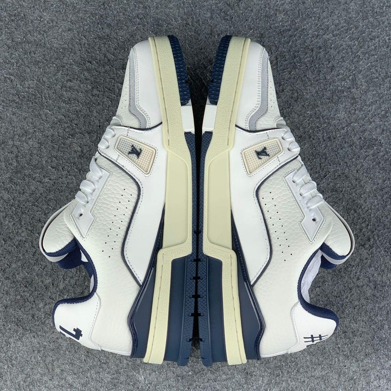 LV Trainer Low '#54 Signature 'White Marine'