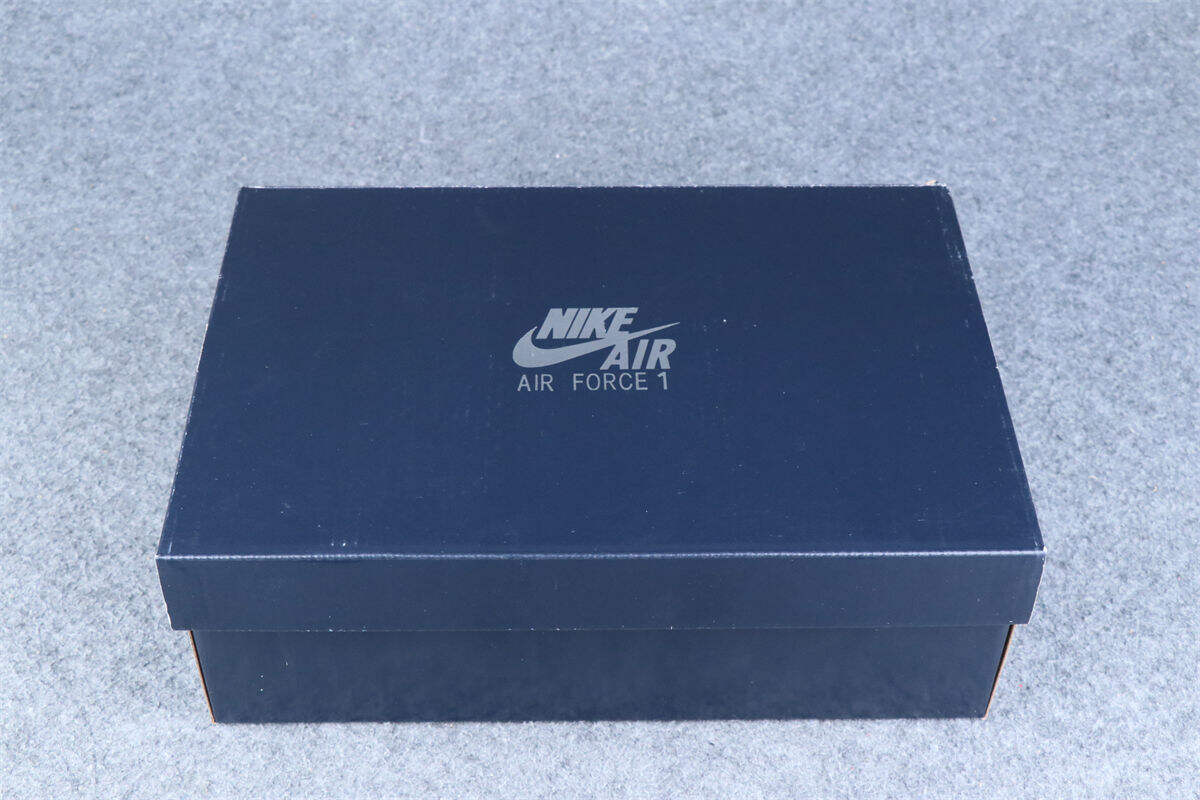 Air Force 1 '07 LV8 'Metallic Swoosh Pack - Oil Green'