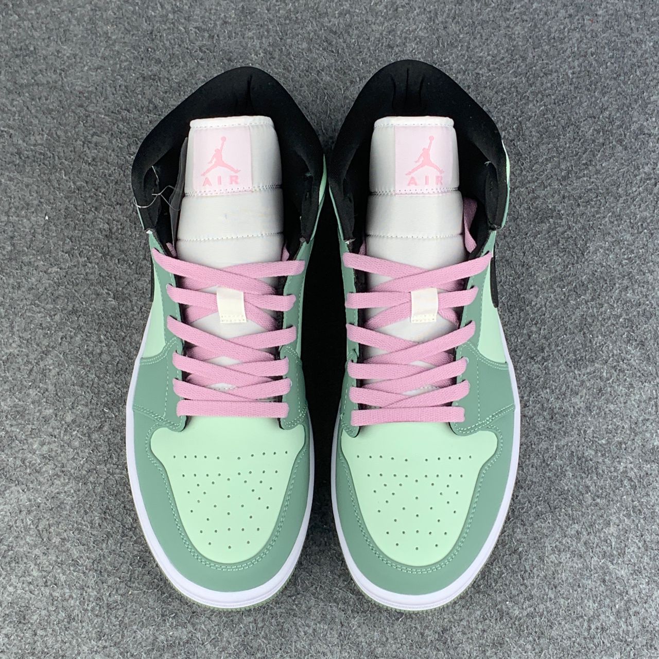 Wmns Air Jordan 1 Mid SE 'Dutch Green'