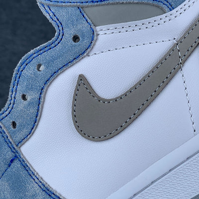 Jordan 1 Retro High OG Hyper Royal