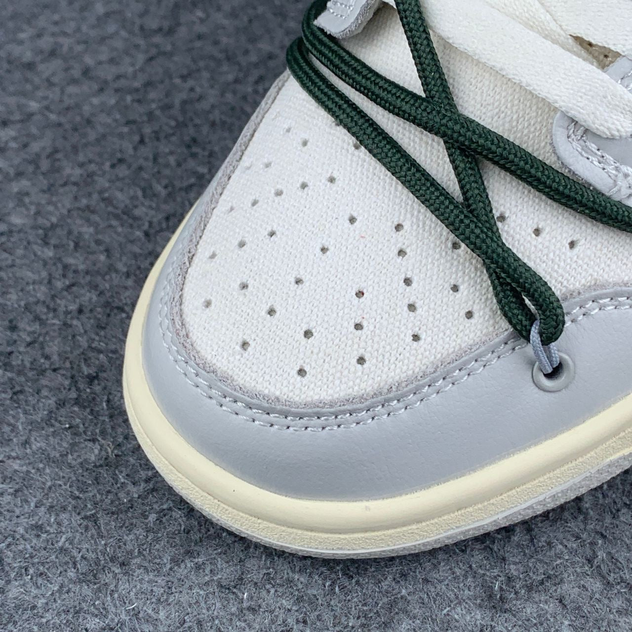 Off-White x Nike Dunk Low 'Lot 22 of 50'