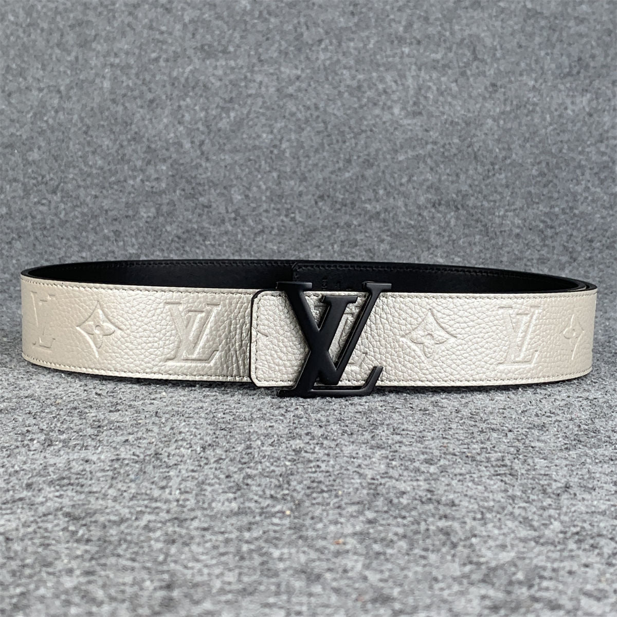 LV Initiales 40mm Reversible Belt ‘Light Grey’