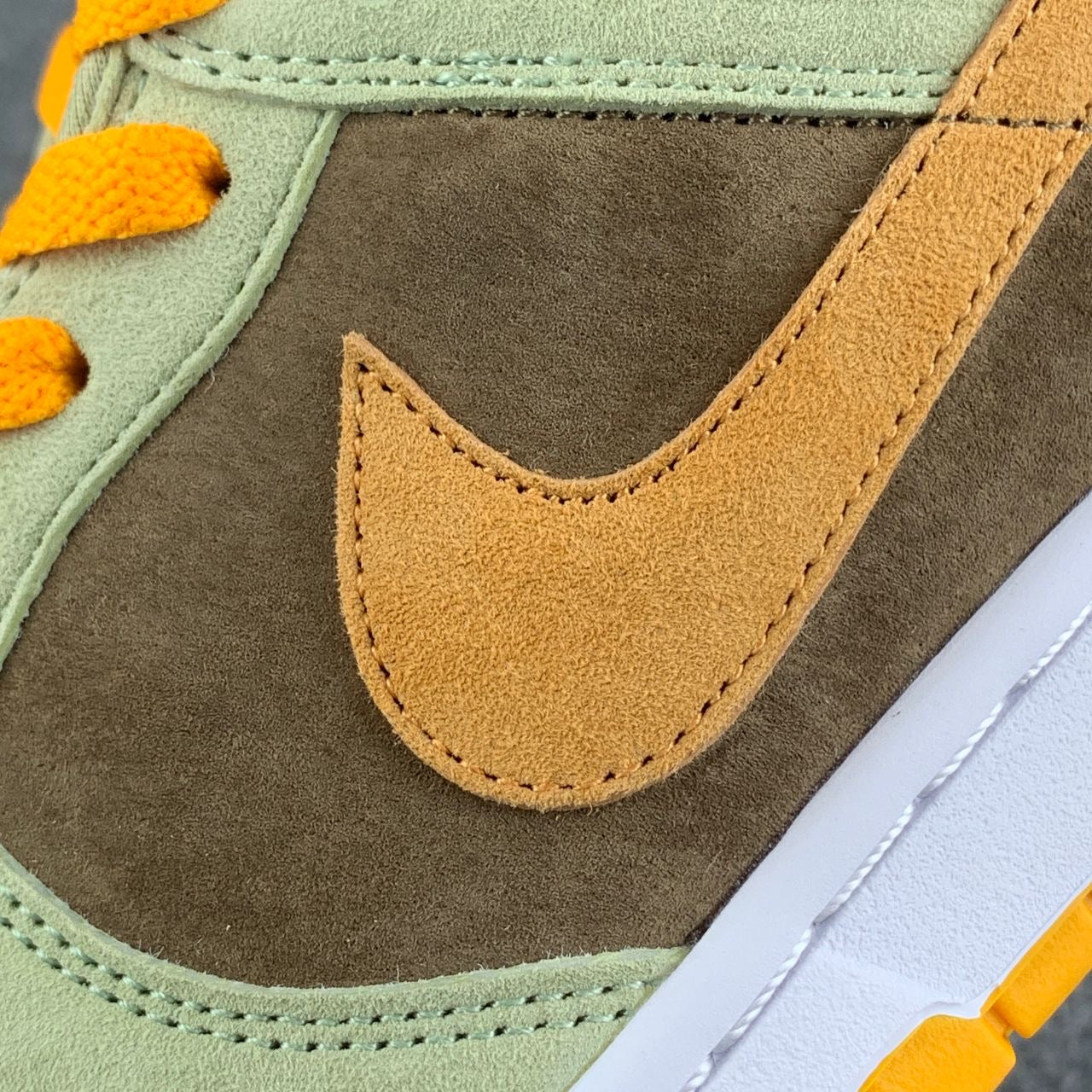 Dunk Low 'Dusty Olive'