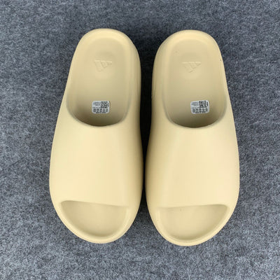 Yeezy Slides 'Bone'