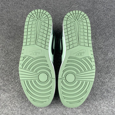Wmns Air Jordan 1 Mid SE 'Dutch Green'