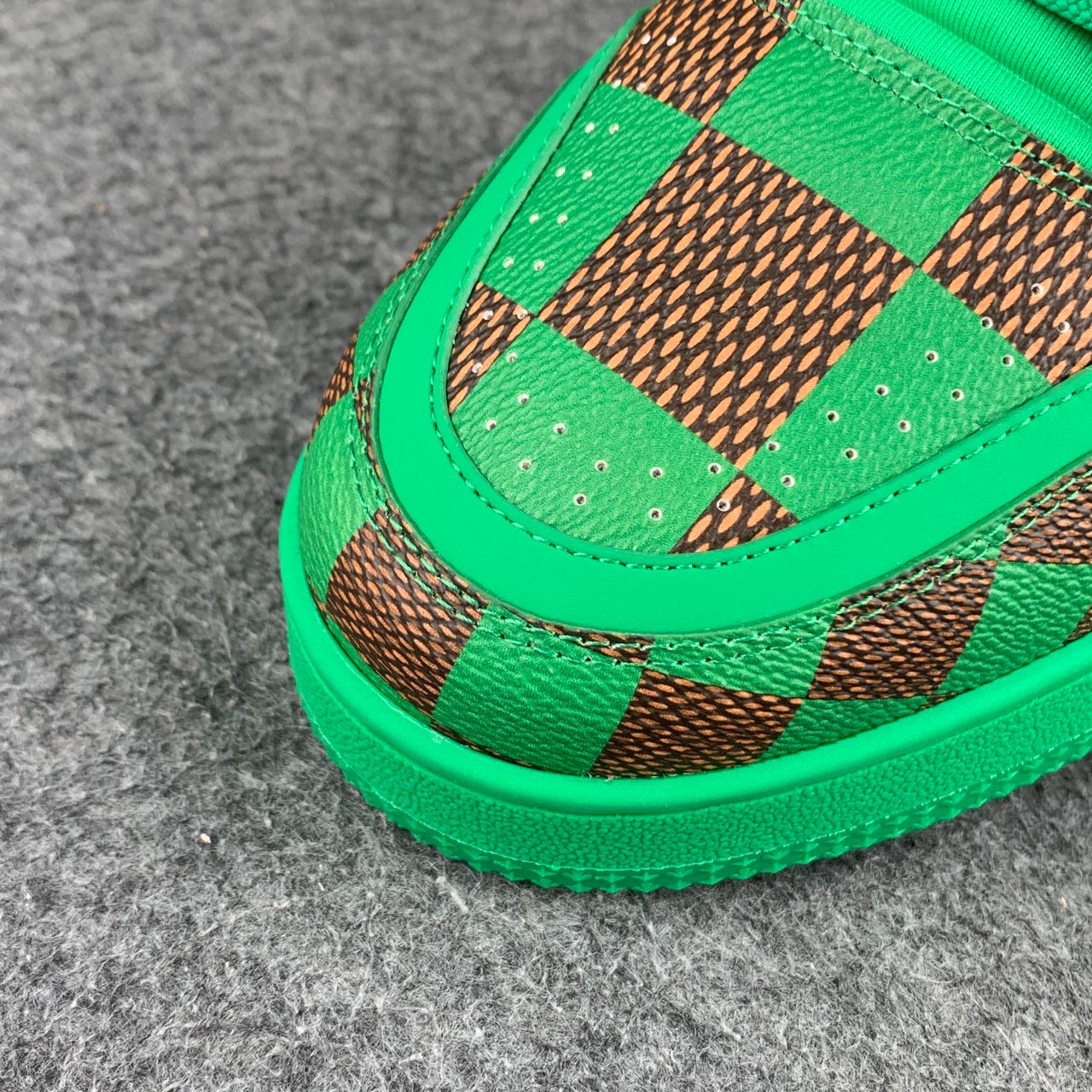 LV Trainer Damier 'Pop Green'