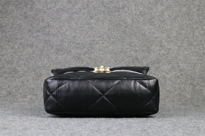 CC 19 Large Flap Handbag Black